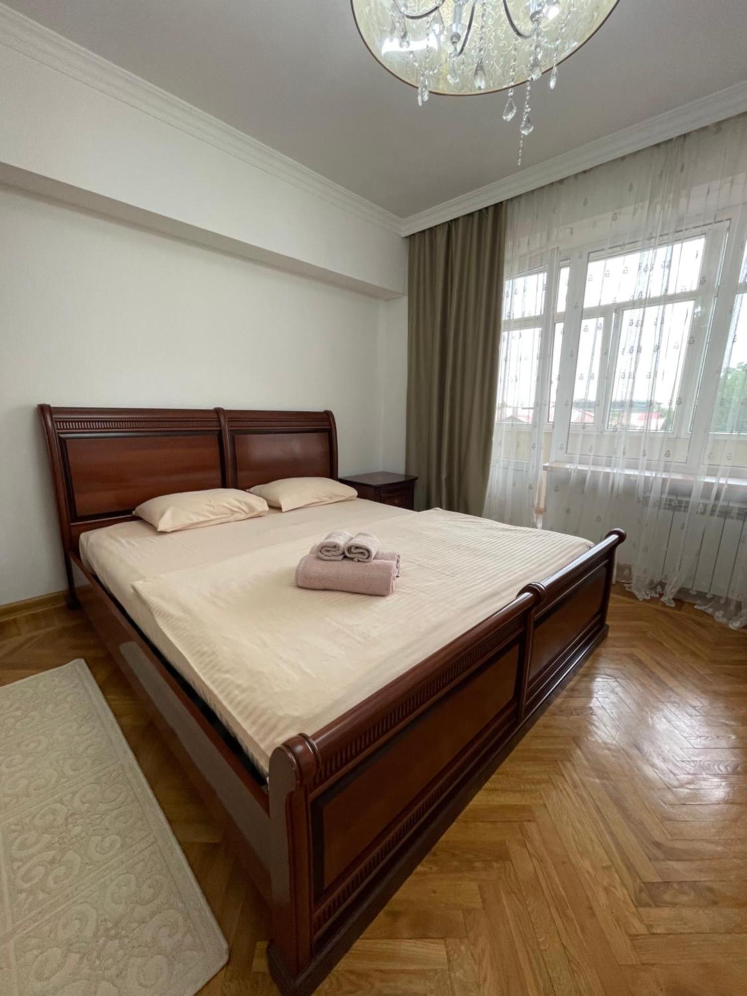 Двухкомнатная Квартира На Арбате Almatý Exterior foto