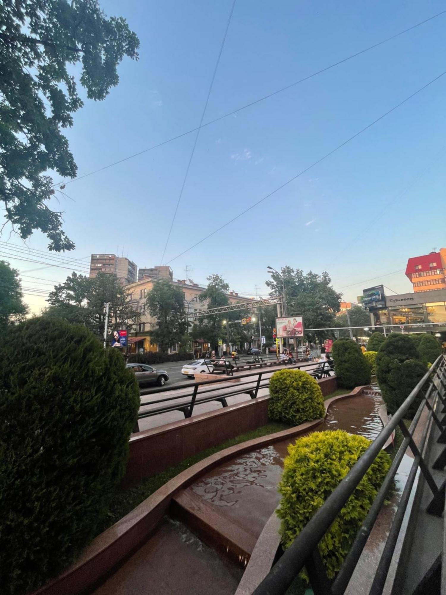 Двухкомнатная Квартира На Арбате Almatý Exterior foto