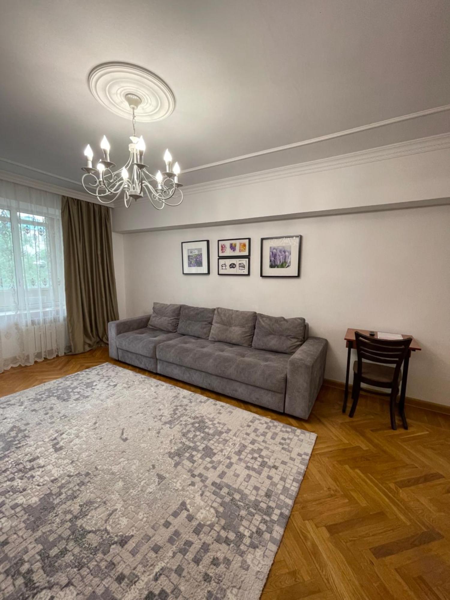 Двухкомнатная Квартира На Арбате Almatý Exterior foto