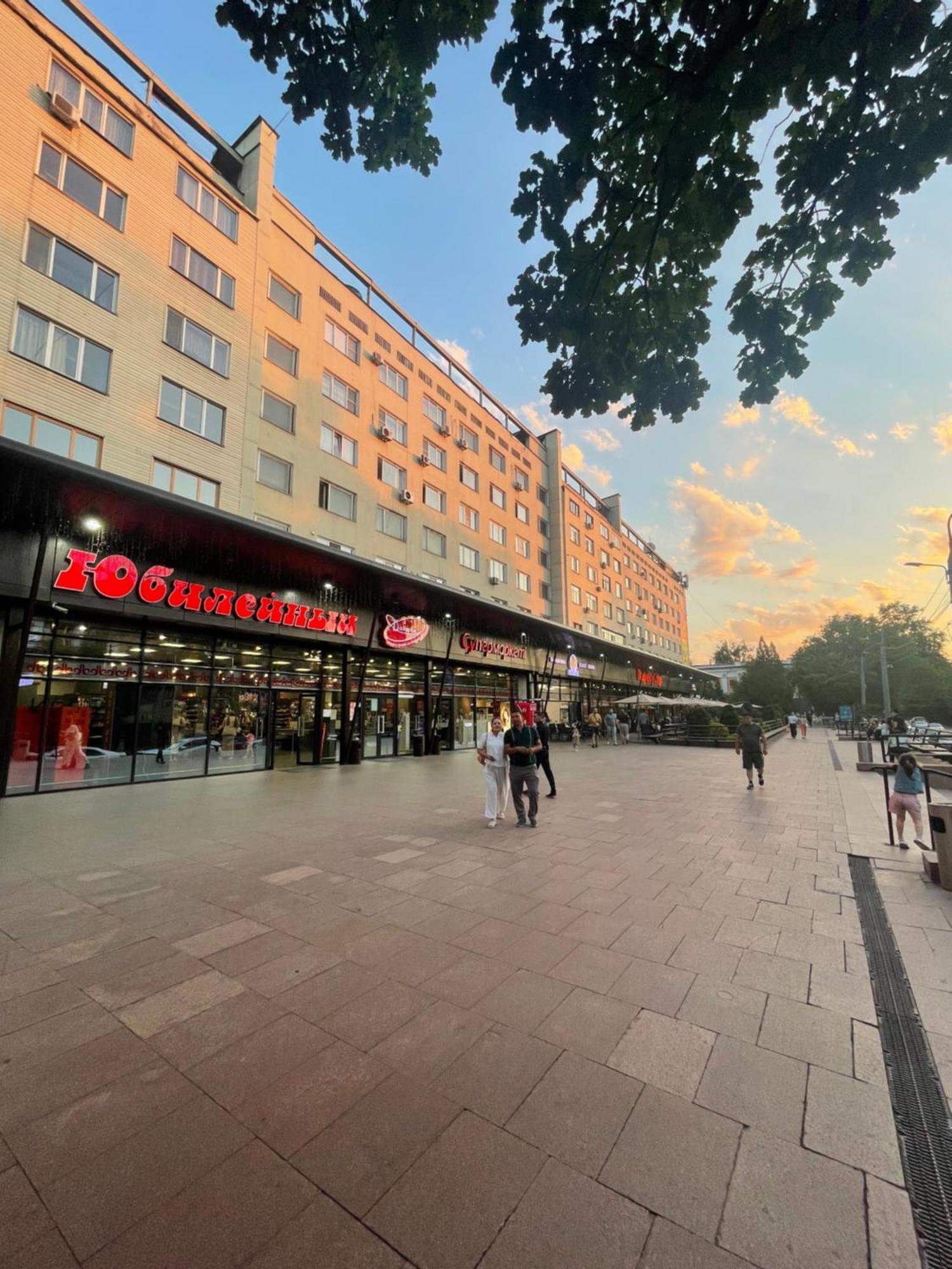 Двухкомнатная Квартира На Арбате Almatý Exterior foto
